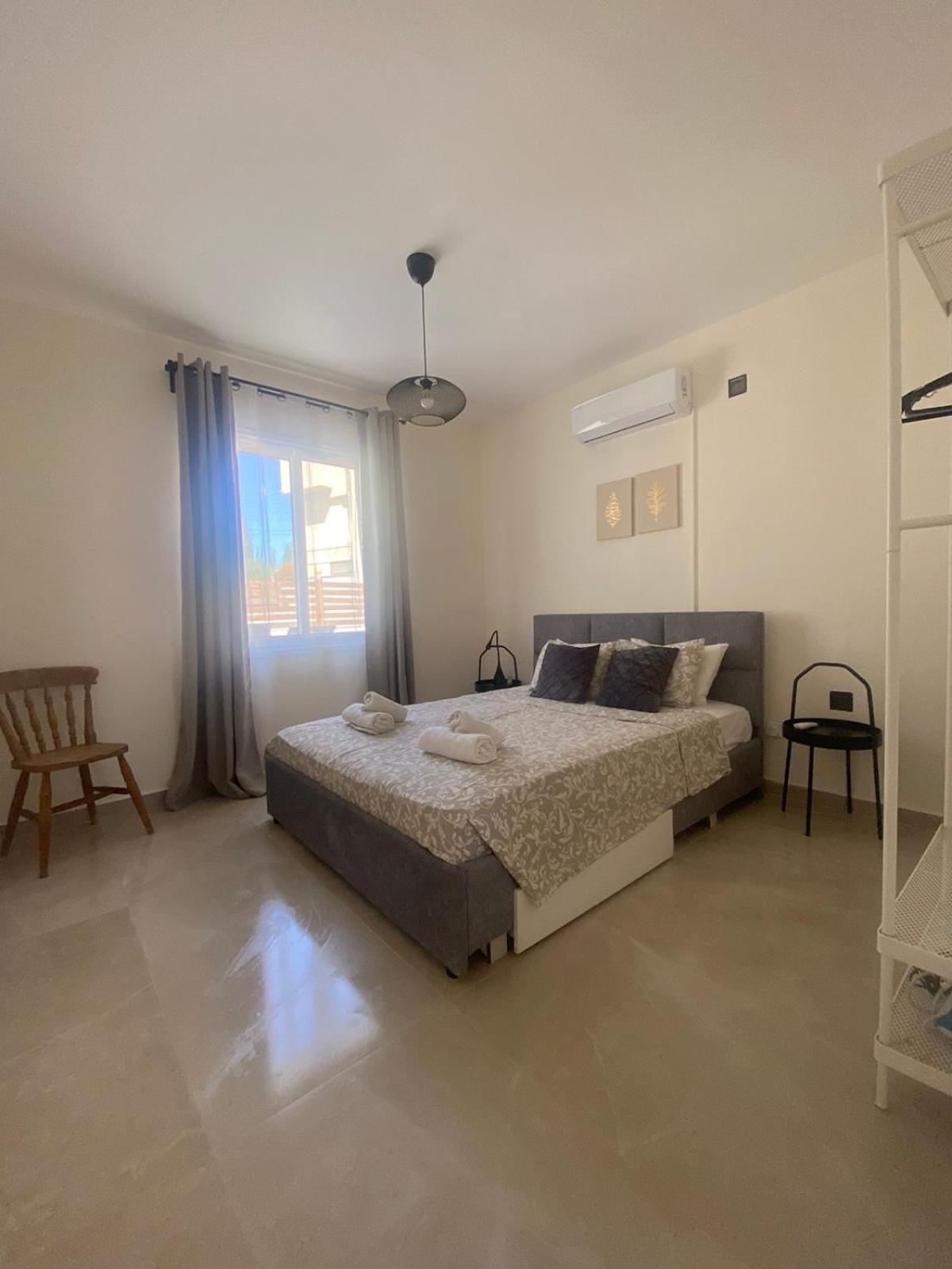 Mari House-Close To The Beach Paphos Buitenkant foto