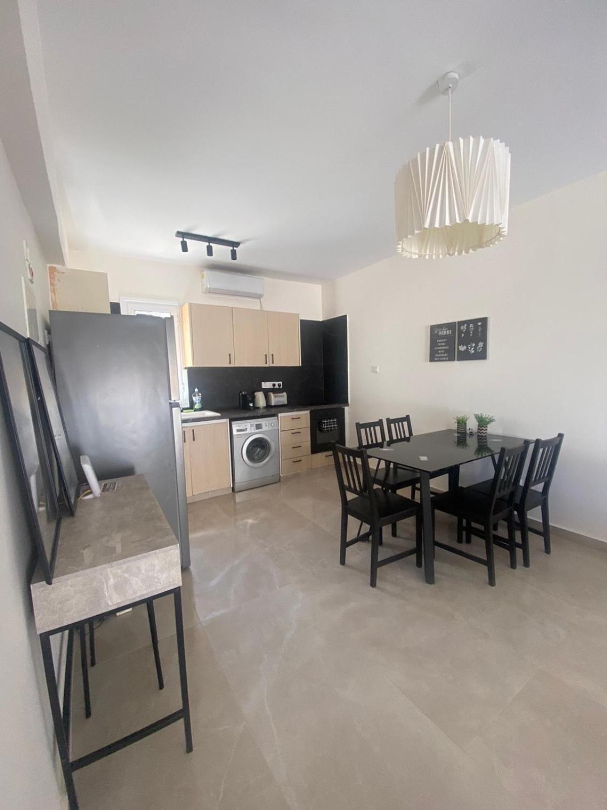 Mari House-Close To The Beach Paphos Buitenkant foto